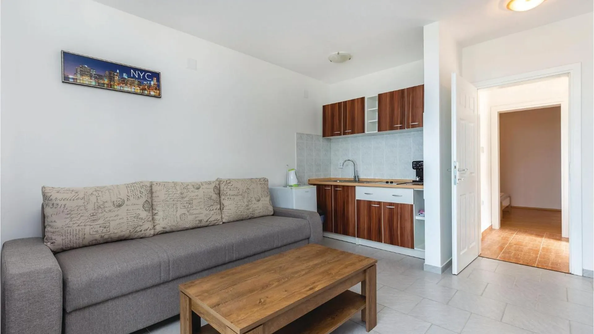 Stunning Apartment In Klenovica With Wifi 0*,