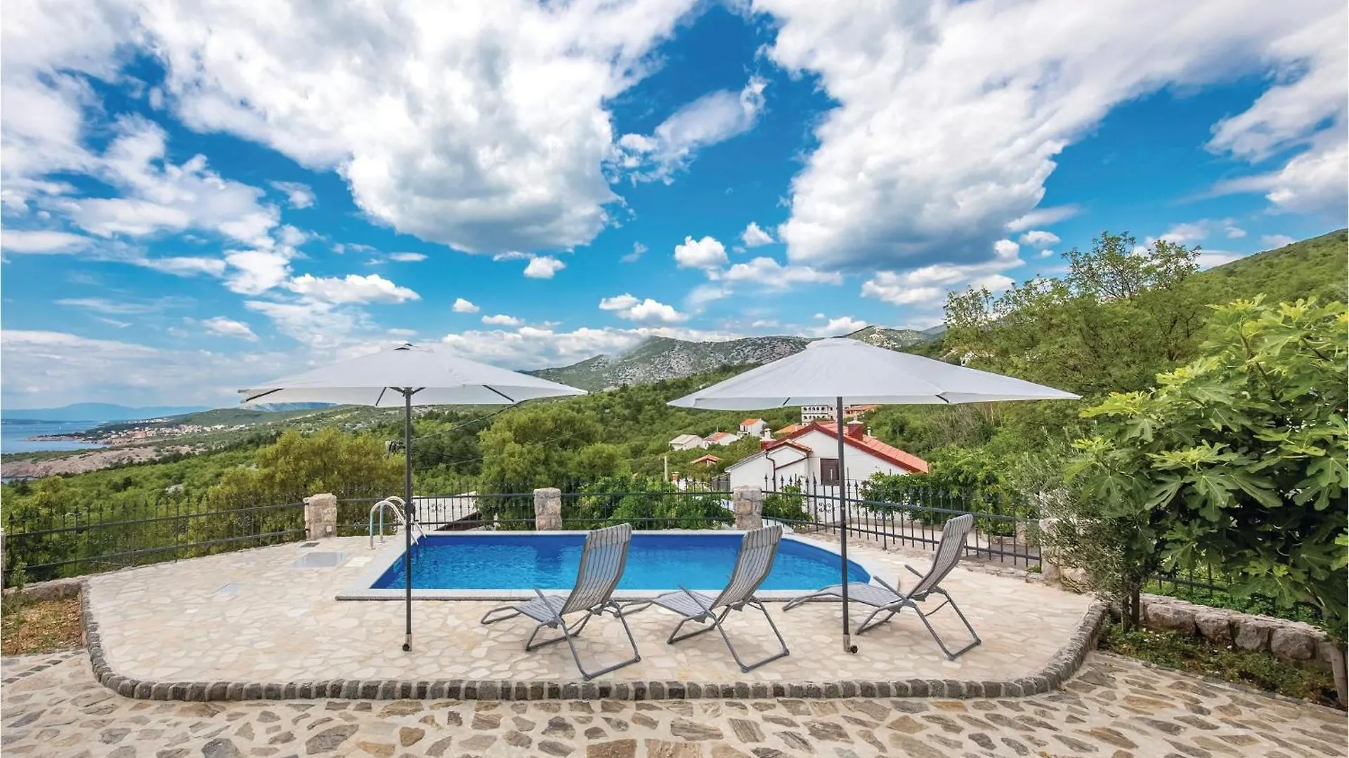 Stunning Apartment In Klenovica With Wifi