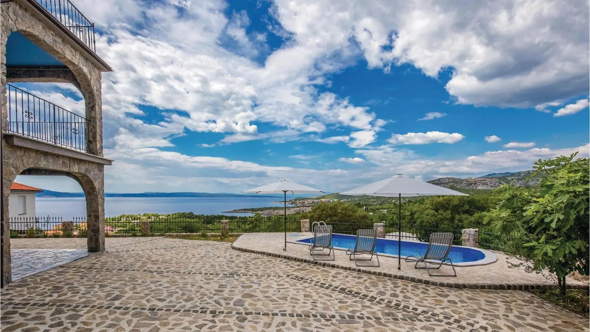 Stunning Apartment In Klenovica With Wifi